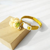 Mokka - Adjustable Collar Grid Design